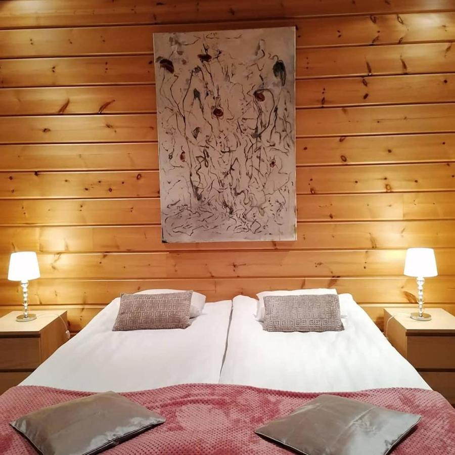 Santa'S Little Village - Hotel Uitonniemi Кемиярви Экстерьер фото